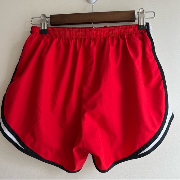Nike tempo shorts red - Picture 2 of 3